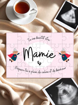 ➡️ Ambiance douce avec éléments bébé (chaussons, plaid, déco)