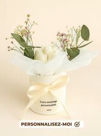 Bougie bouquet moulée avec fleurs séchées et étiquette personnalisée