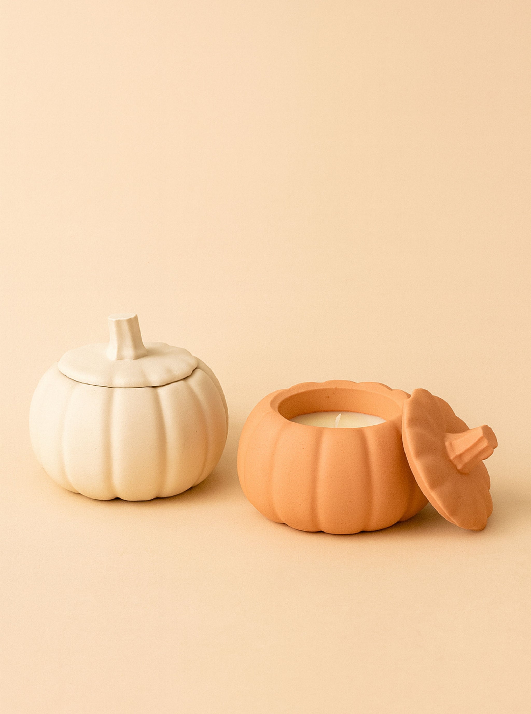 Bougie citrouille artisanale en jesmonite avec cire végétale parfumée