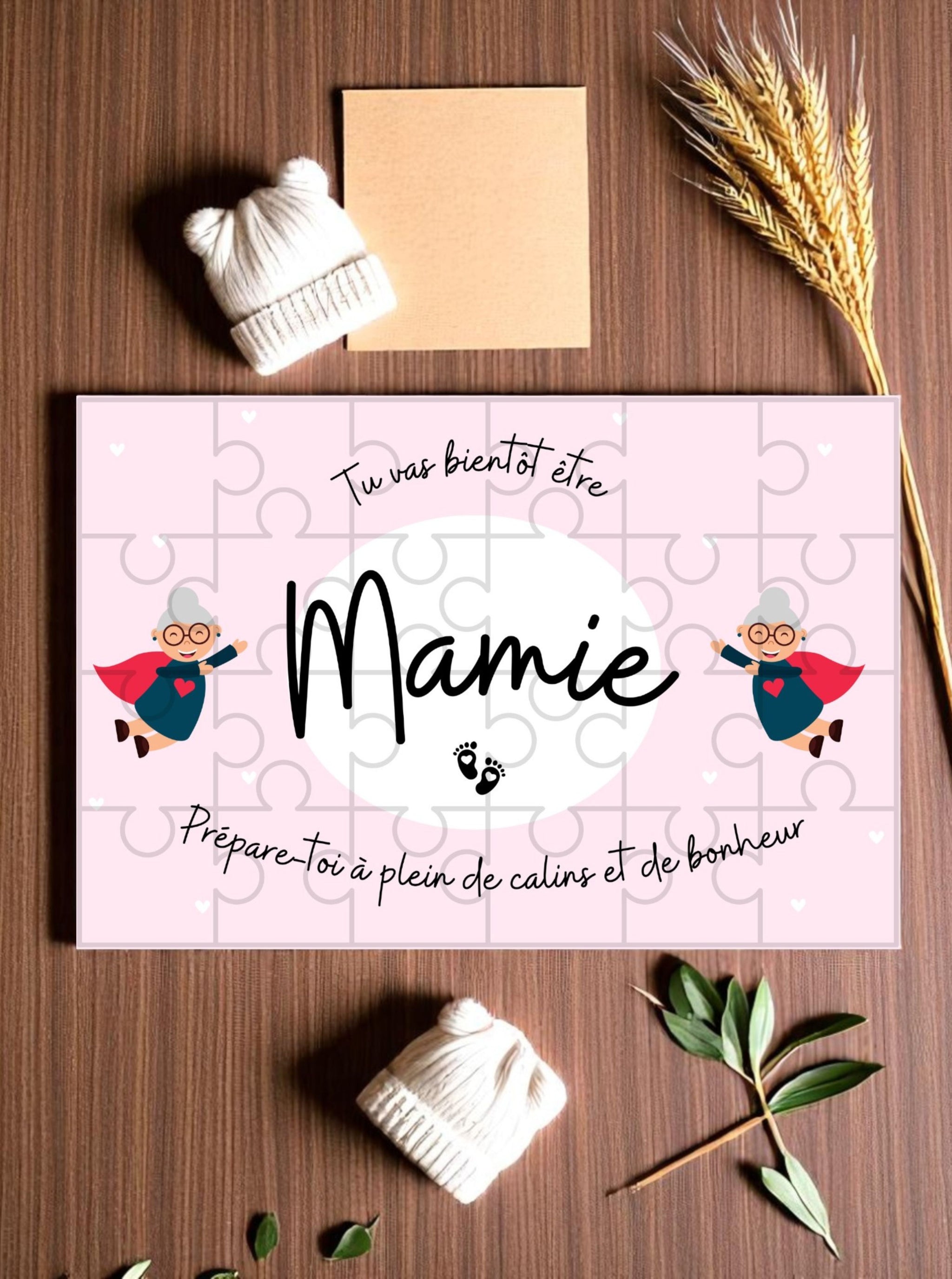 ➡️ Vue rapprochée des pièces et du format carte postale